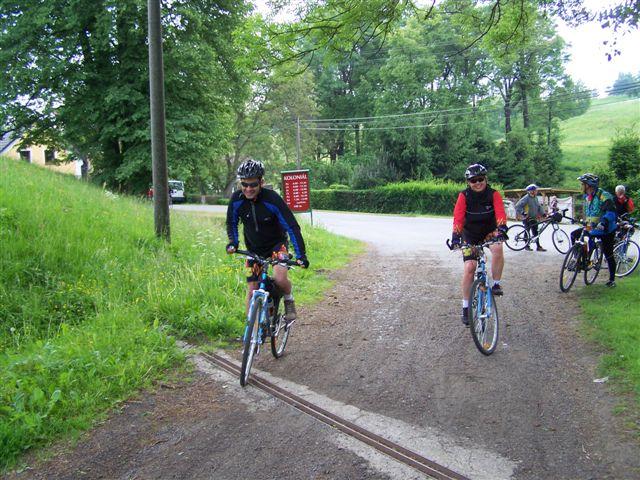 Członkowie Sekcji Turystyki Rekreacyjnej  „Bog-Tur”, wzięli udział w rajdzie pieszo-rowerowym „W trzy godziny  przez Europę, fot. B. Pikulska/S. Kałka